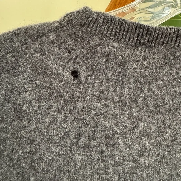 Quince Men’s Grey Cashmere Sweater - Picture 4 of 4